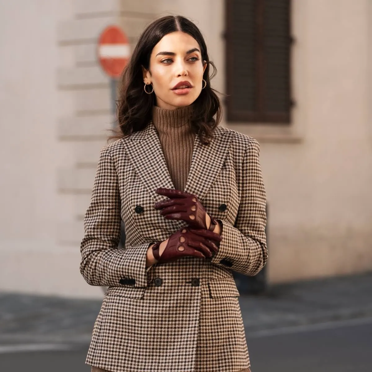 Alessa (cordovan) - classic Italian lambskin leather driving gloves