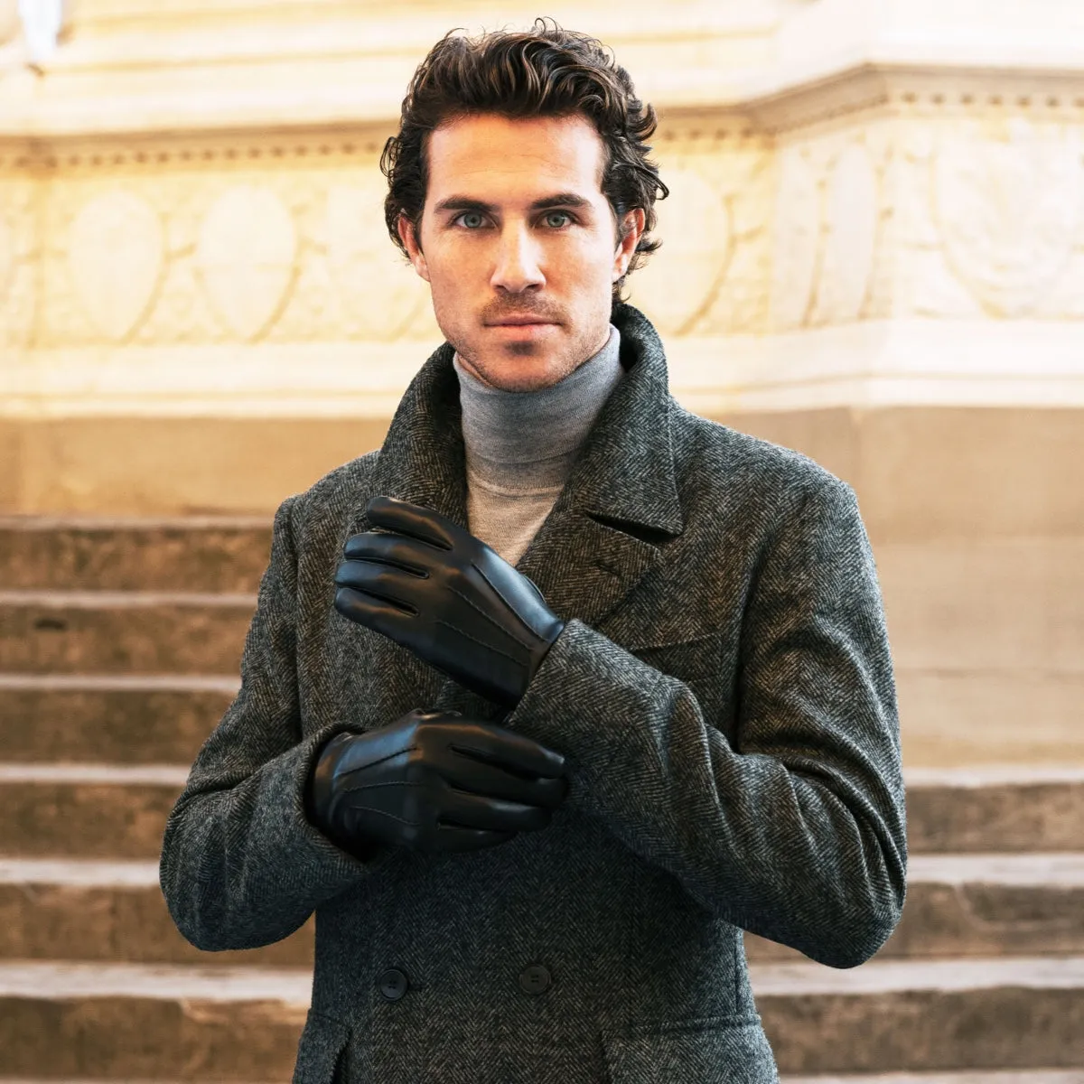 Alessandro (black) - Italian lambskin leather gloves with cashmere lining & touchscreen feature