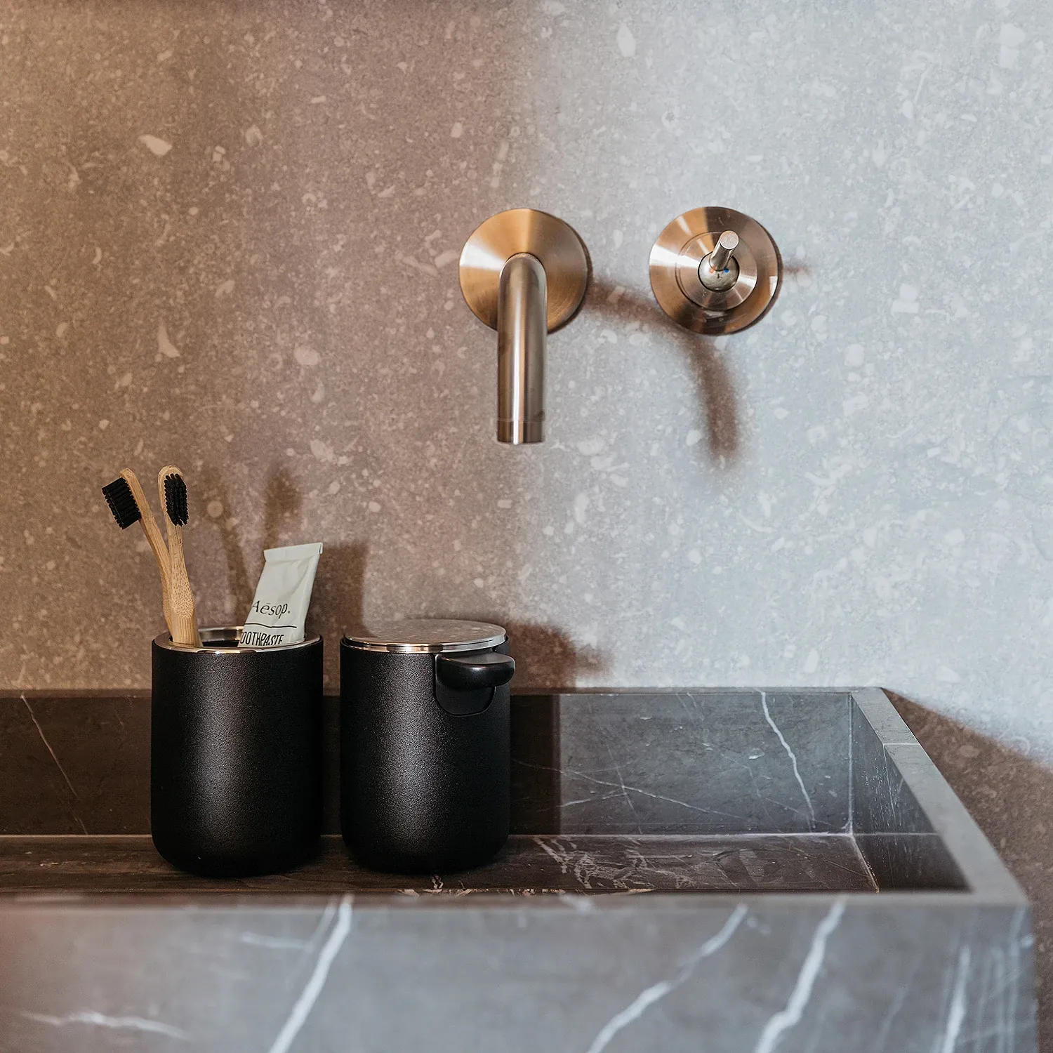 audo copenhagen (menu) | norm soap dispenser | matte black ~ DC