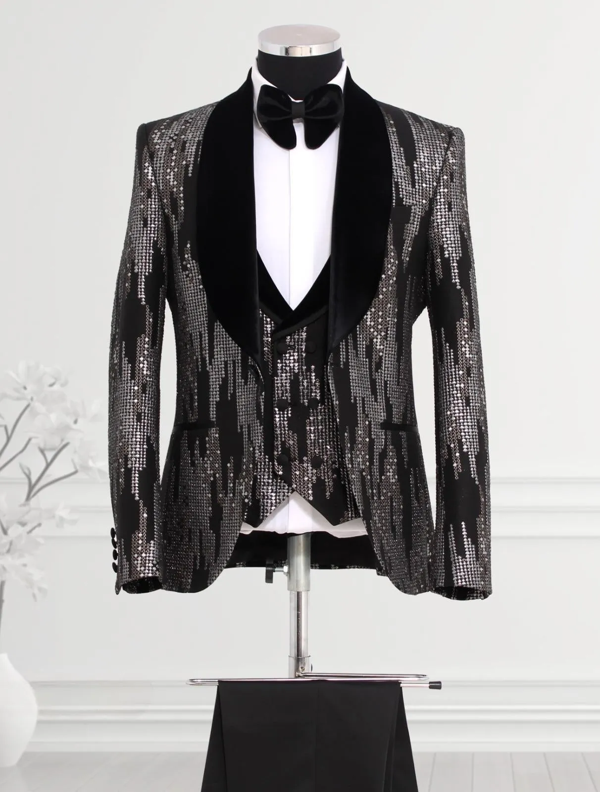 Black Floral Velvet Shawl Lapel Elegant Men Tuxedo