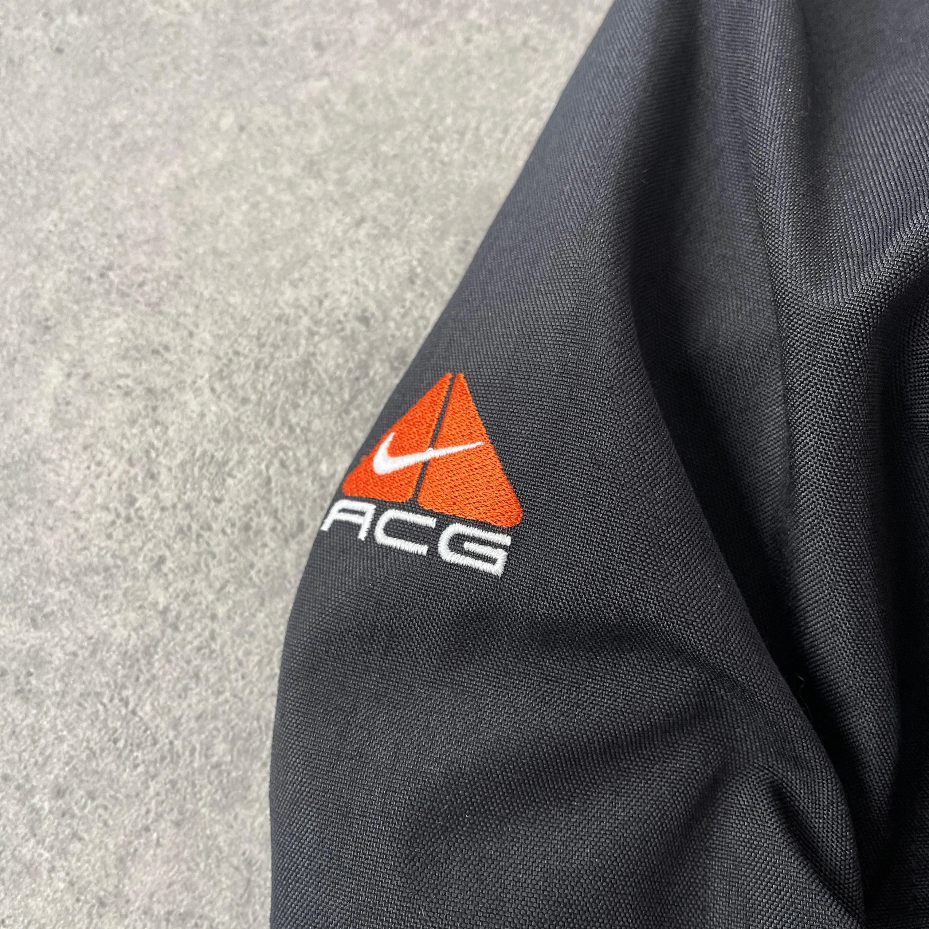 Nike ACG RARE 1990s storm fit heavyweight technical jacket (L)