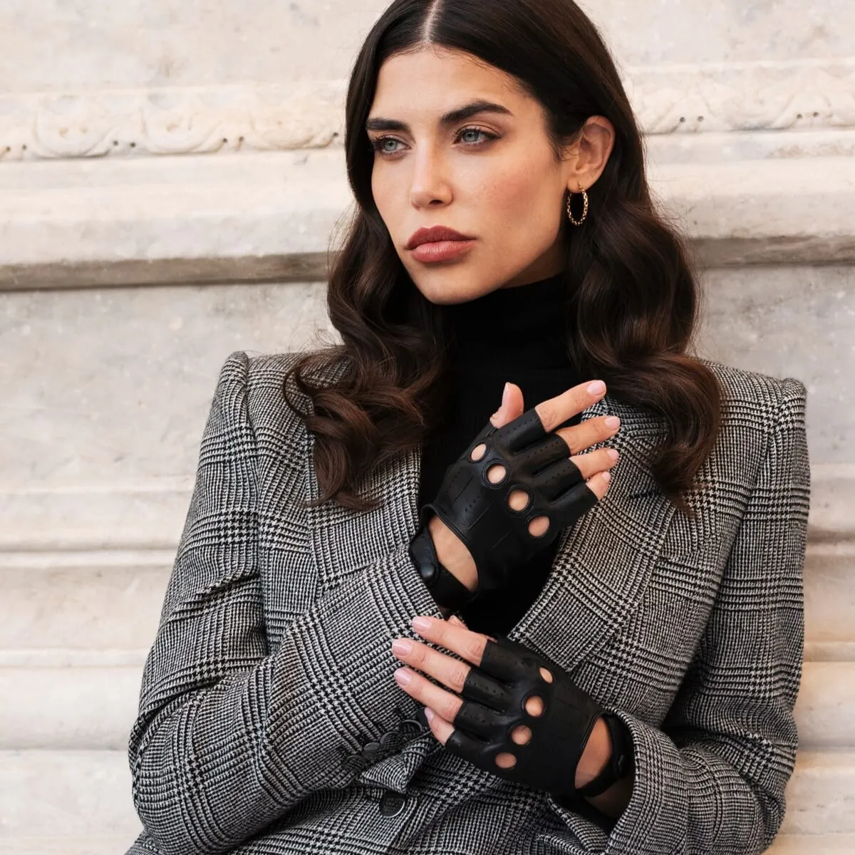 Rossana (black) - Italian fingerless lambskin leather driving gloves