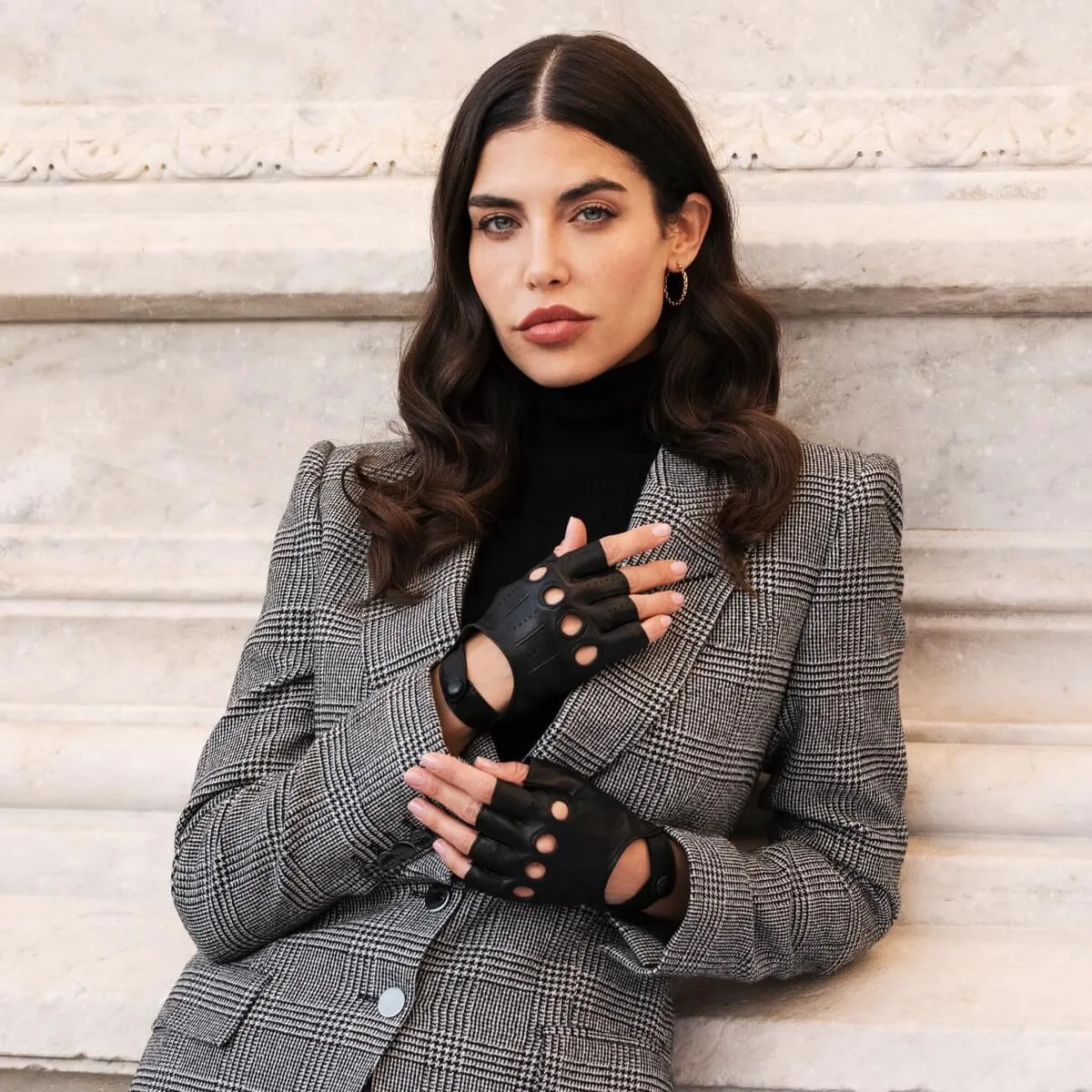 Rossana (black) - Italian fingerless lambskin leather driving gloves