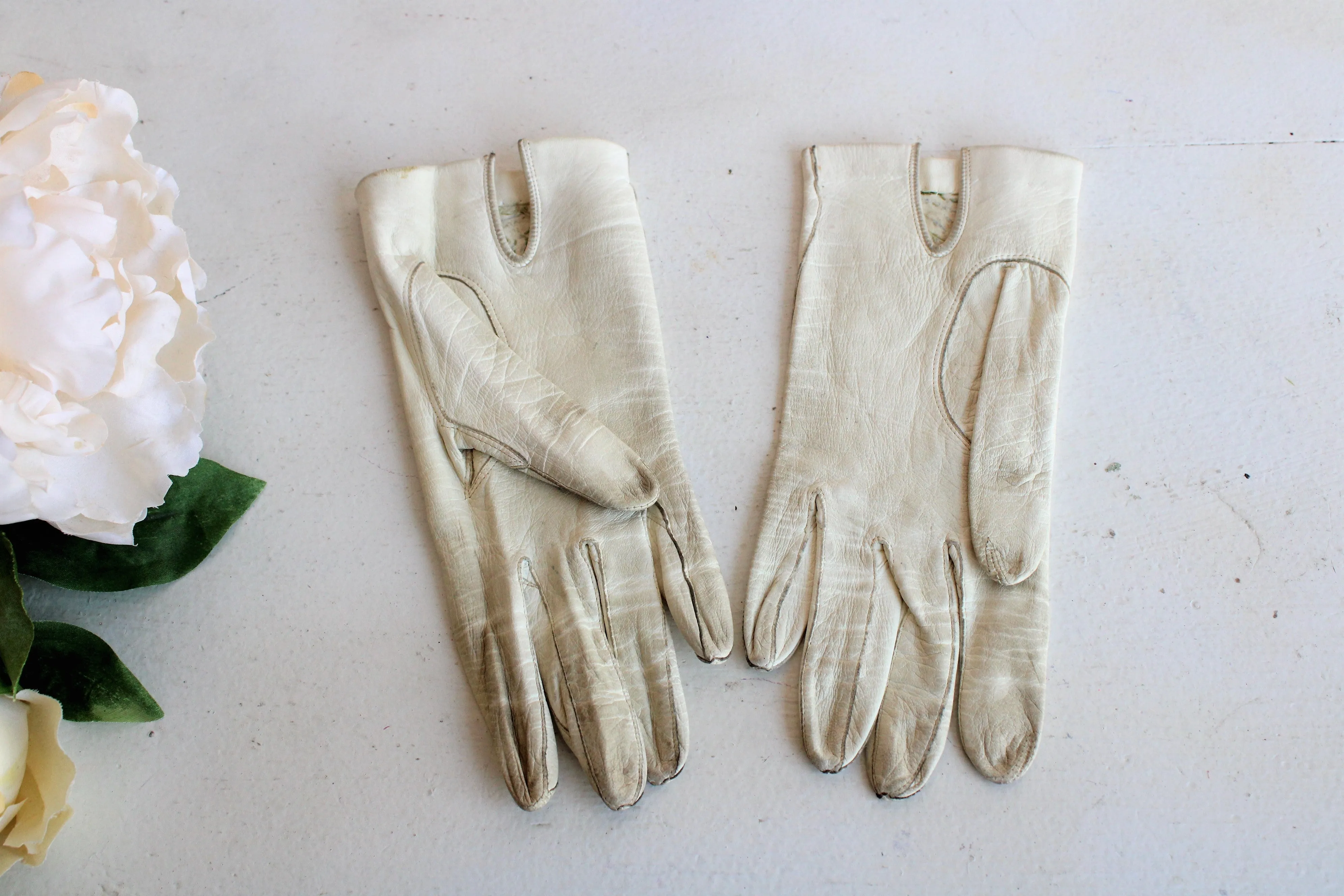 Vintage Butterfly Embroidered Leather Gloves